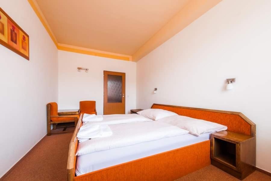 Hotel Vsacan Vsetín Værelse billede